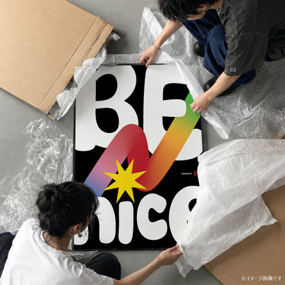 「BE NICE」タイポグラフィポスター