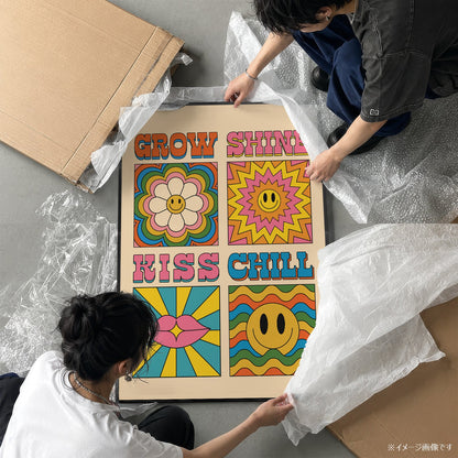 「Grow / Shine / Kiss / Chill」レトログラフィックアートポスター - Ink Jp